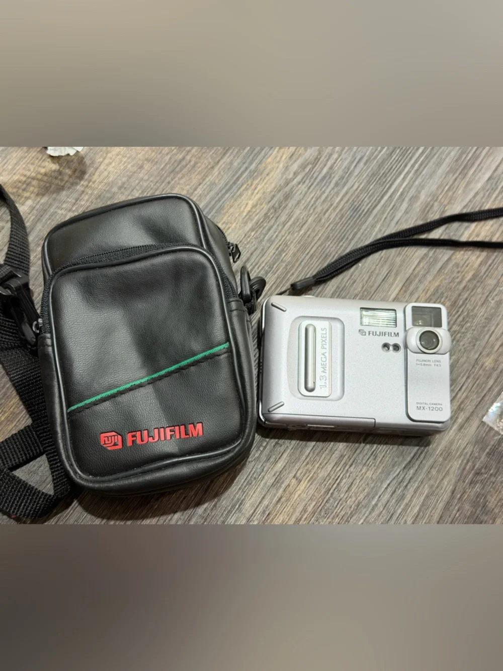 Fujifilm Silver MX-1200 1.3MP Compact Digital Camera Retro 1999